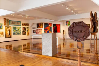 Espaço expositivo da Galeria Ampliart em Poços de Caldas