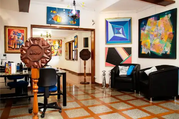 Escultura e obras de arte